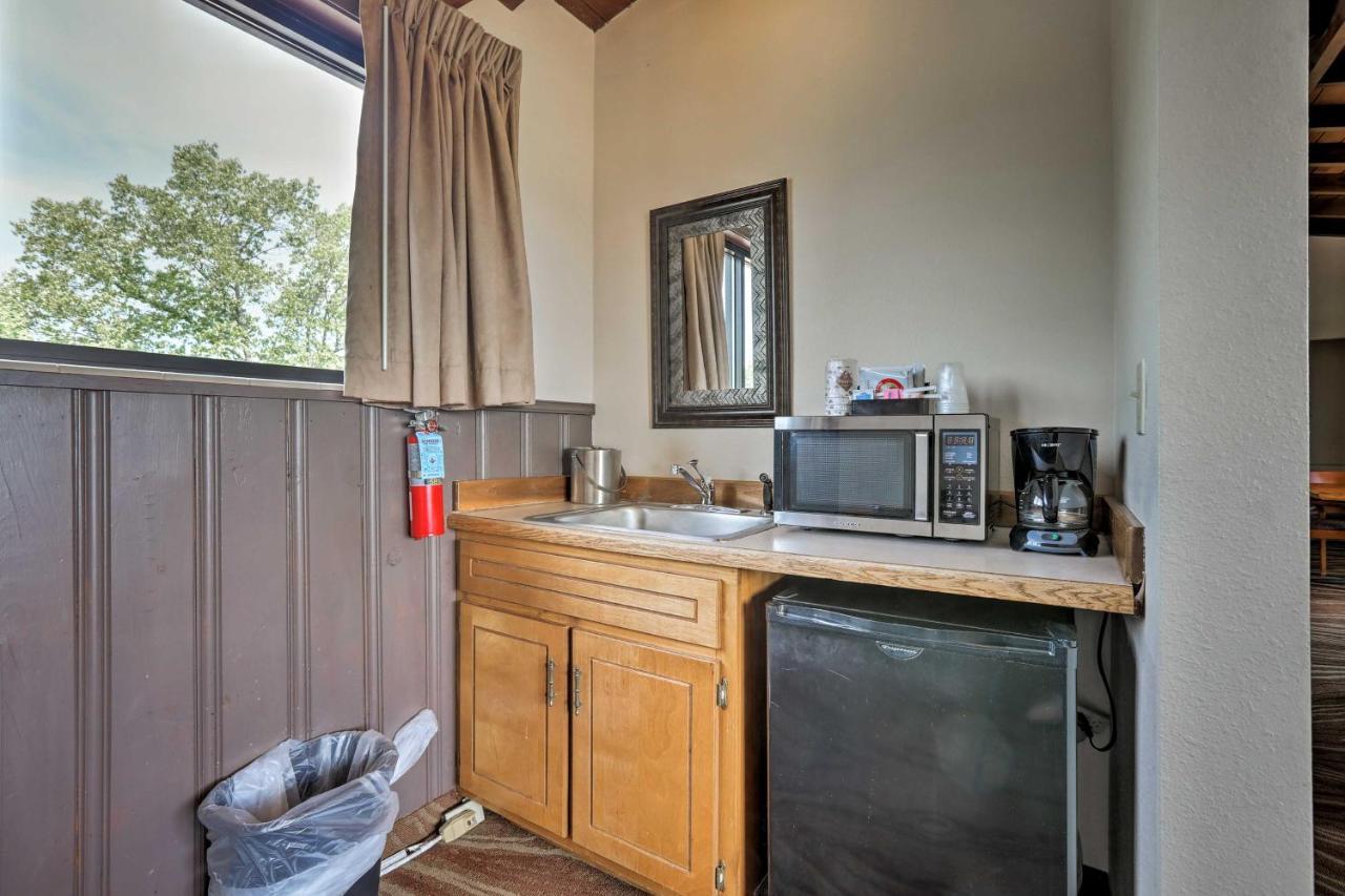 Burkesville Apt With Deck, Views And Pool Access! Zewnętrze zdjęcie